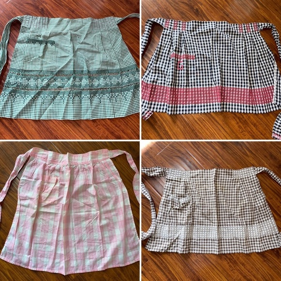 Other - Vintage Apron Set Bundle of 4